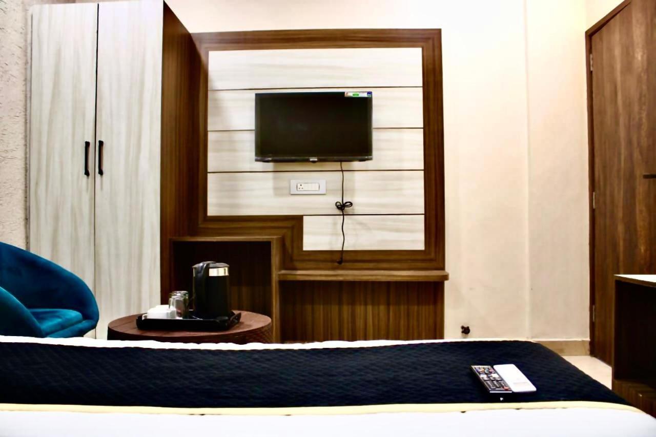 Blackwood Near Golden Temple -140 Mtrs Amritsar Exterior foto