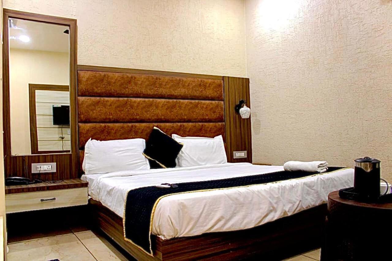 Blackwood Near Golden Temple -140 Mtrs Amritsar Exterior foto