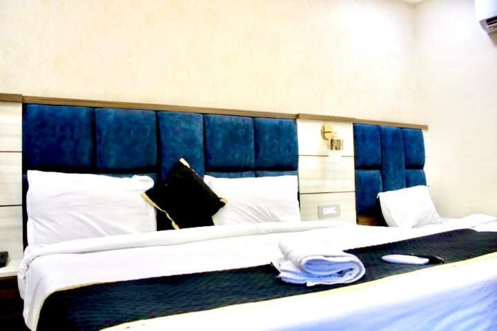 Blackwood Near Golden Temple -140 Mtrs Amritsar Exterior foto